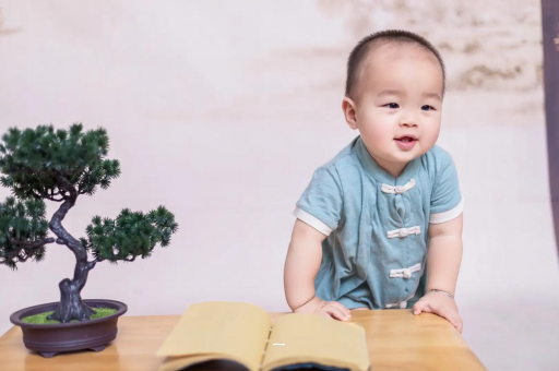 潜江宝宝抓耳朵是什么原因
